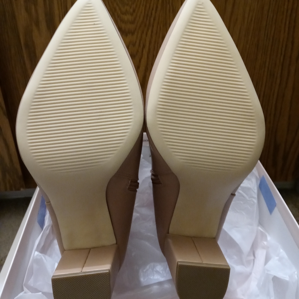 JustFab Tan Ankle Boots - Picture 6 of 8